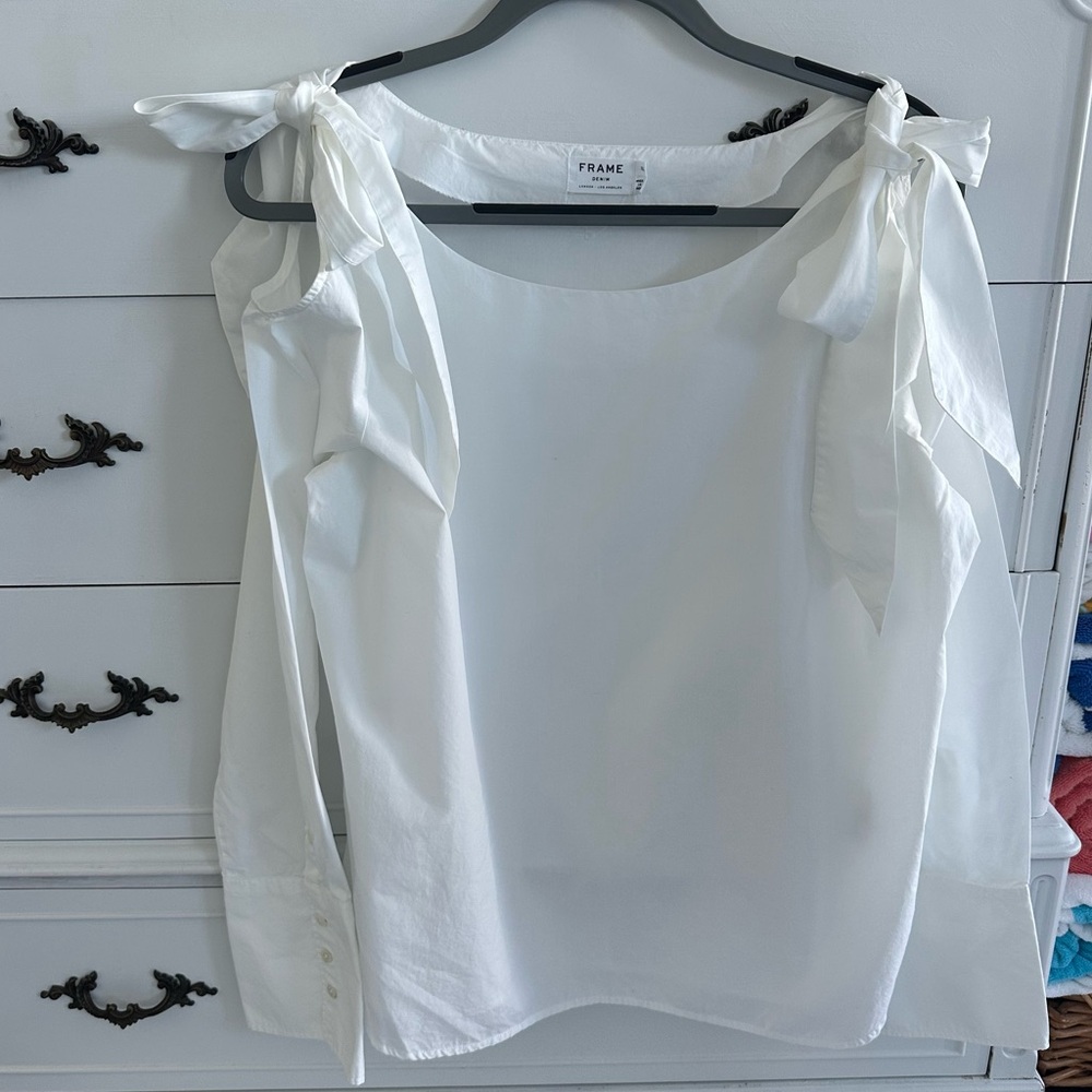 FRAME LIKE NEW White with bow detail blouse top